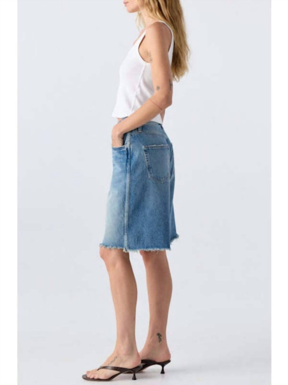 Amo - Laura Short