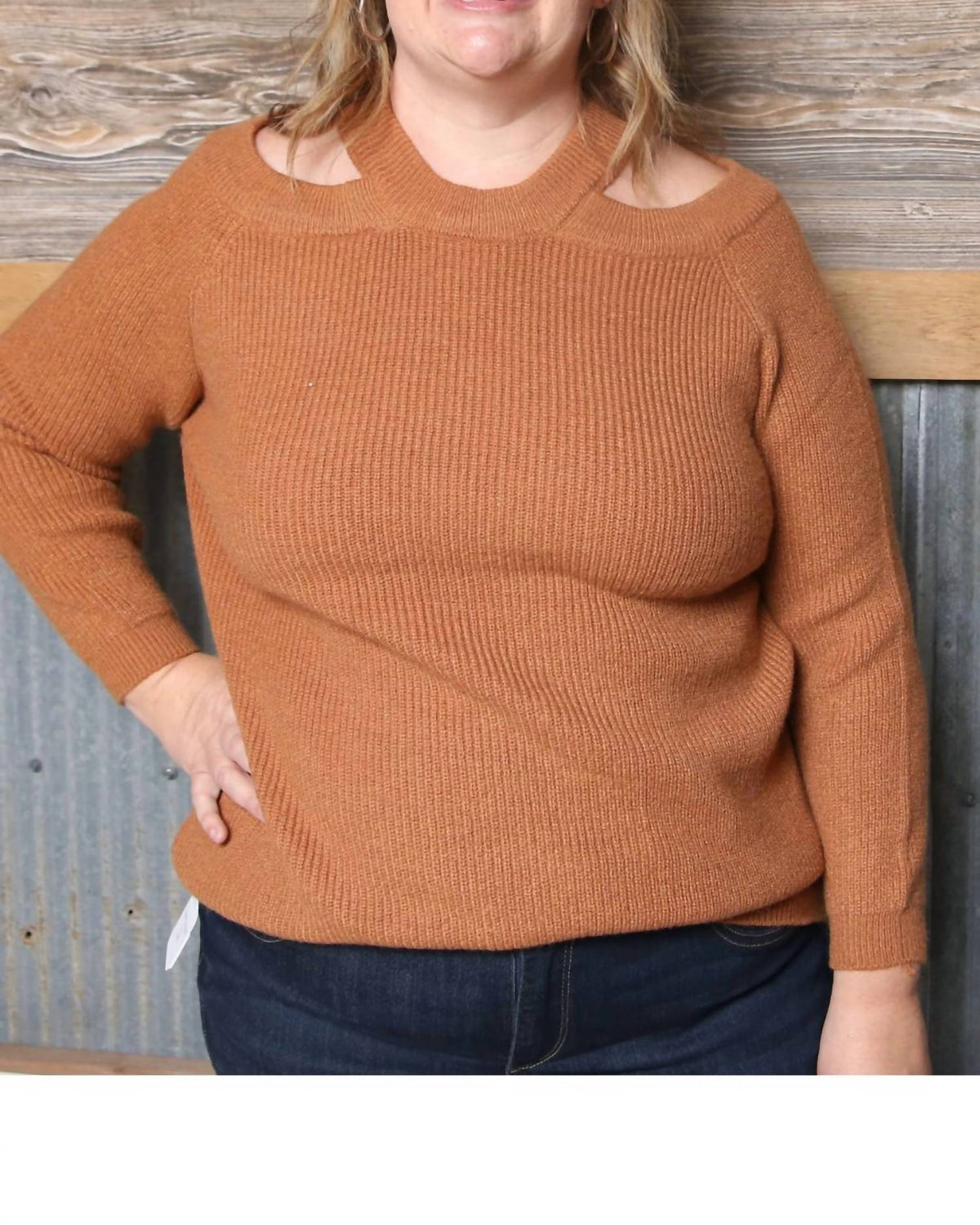 Amoli - Peek Sweater