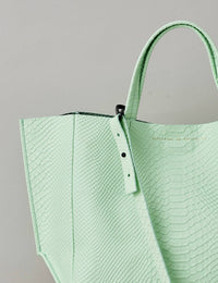 Ampersand As Apostrophe - Women's Leather Half Tote Bag