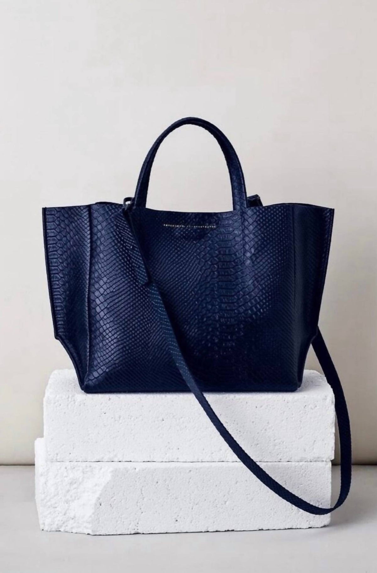 Ampersand As Apostrophe - Women's Leather Half Tote