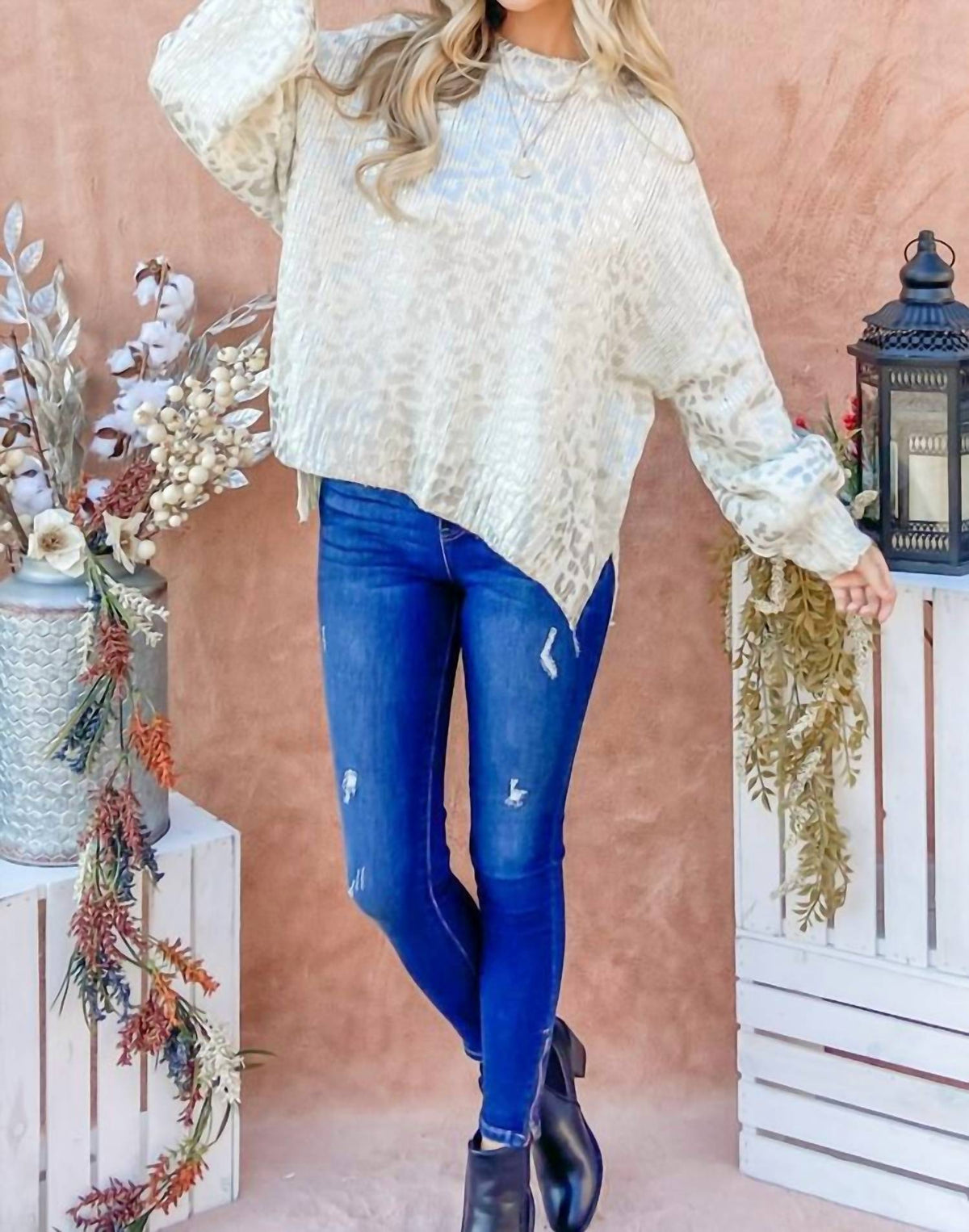 And The Why - Leopard Printed Balloon Sleeve Pullover Sweater