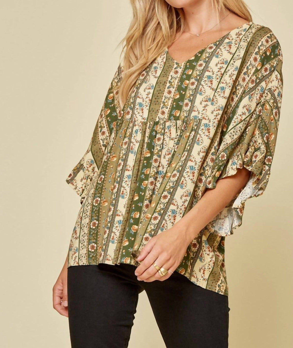 Andree By Unit - Floral Ruffle Sleeve Top