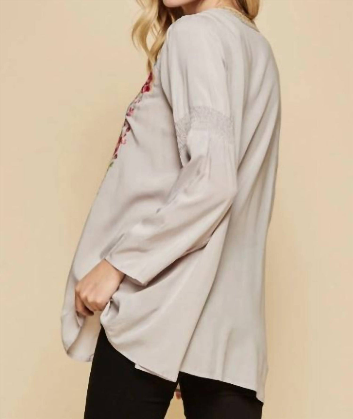 Andree By Unit - Ocho Rios Embroidered Top - Plus