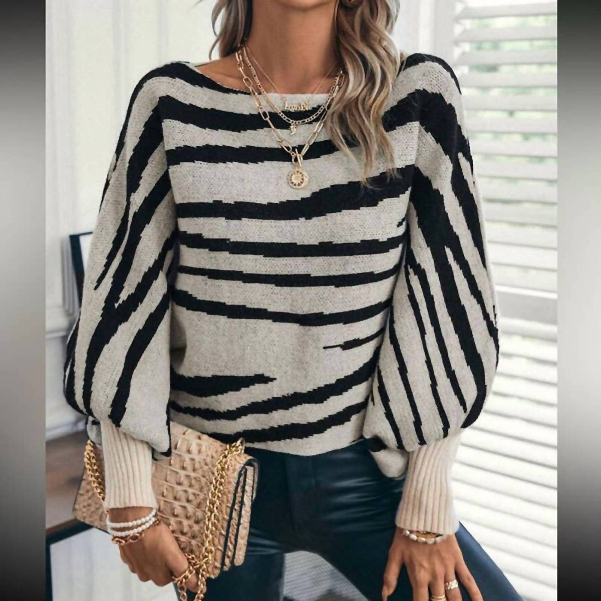 Anna-Kaci - Bold & Balloon Sleeves Sweater