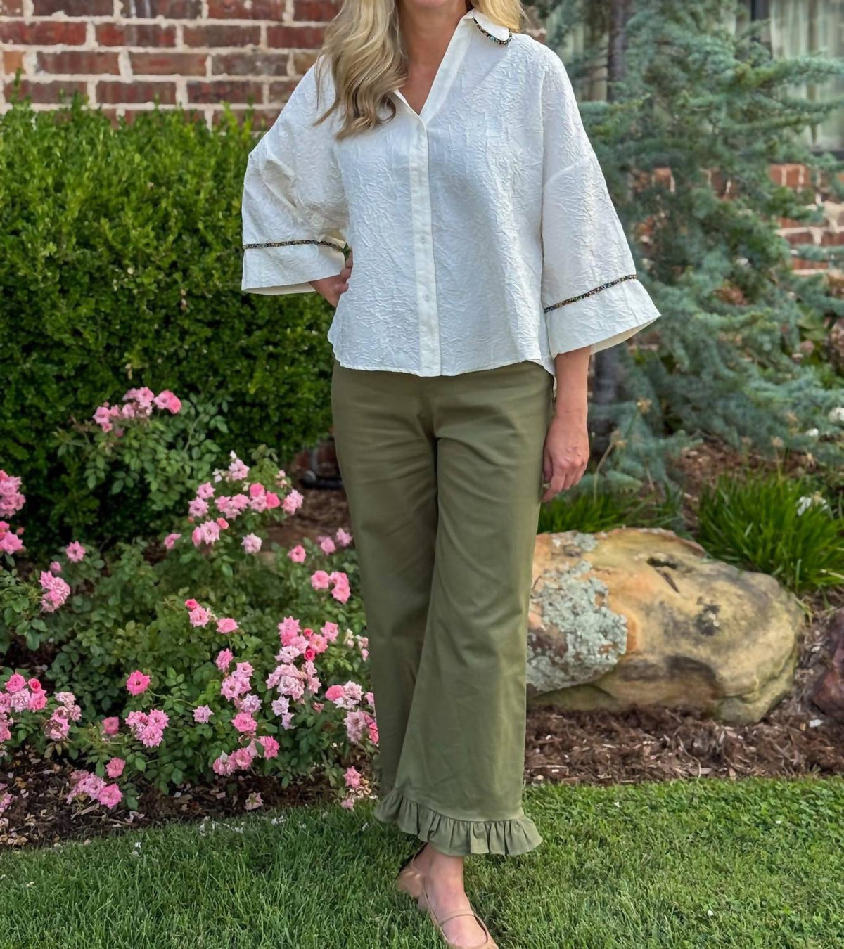 Anniewear - Ruffle Edge Cropped Twill Pants