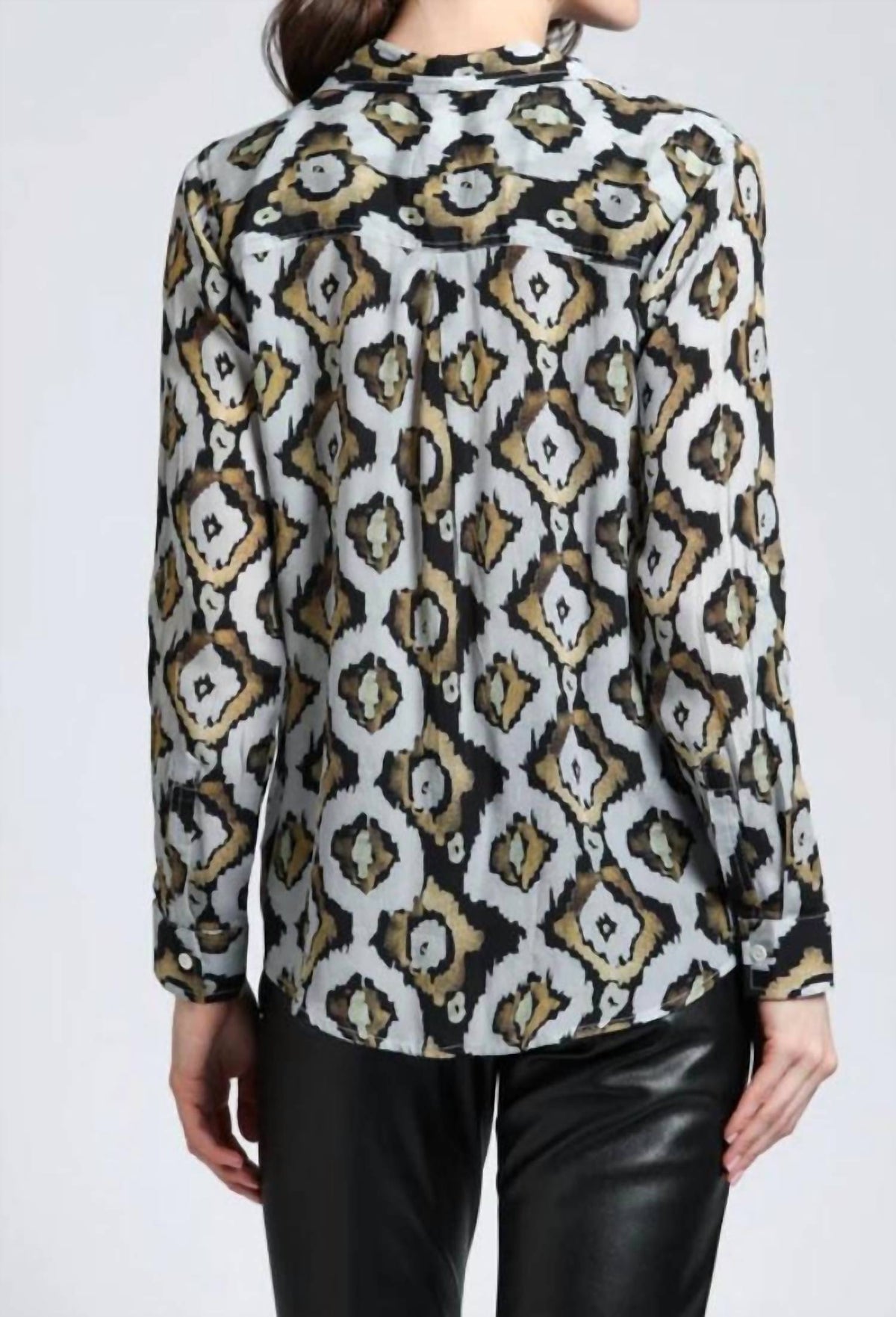 Apny - Runie Button Up Top