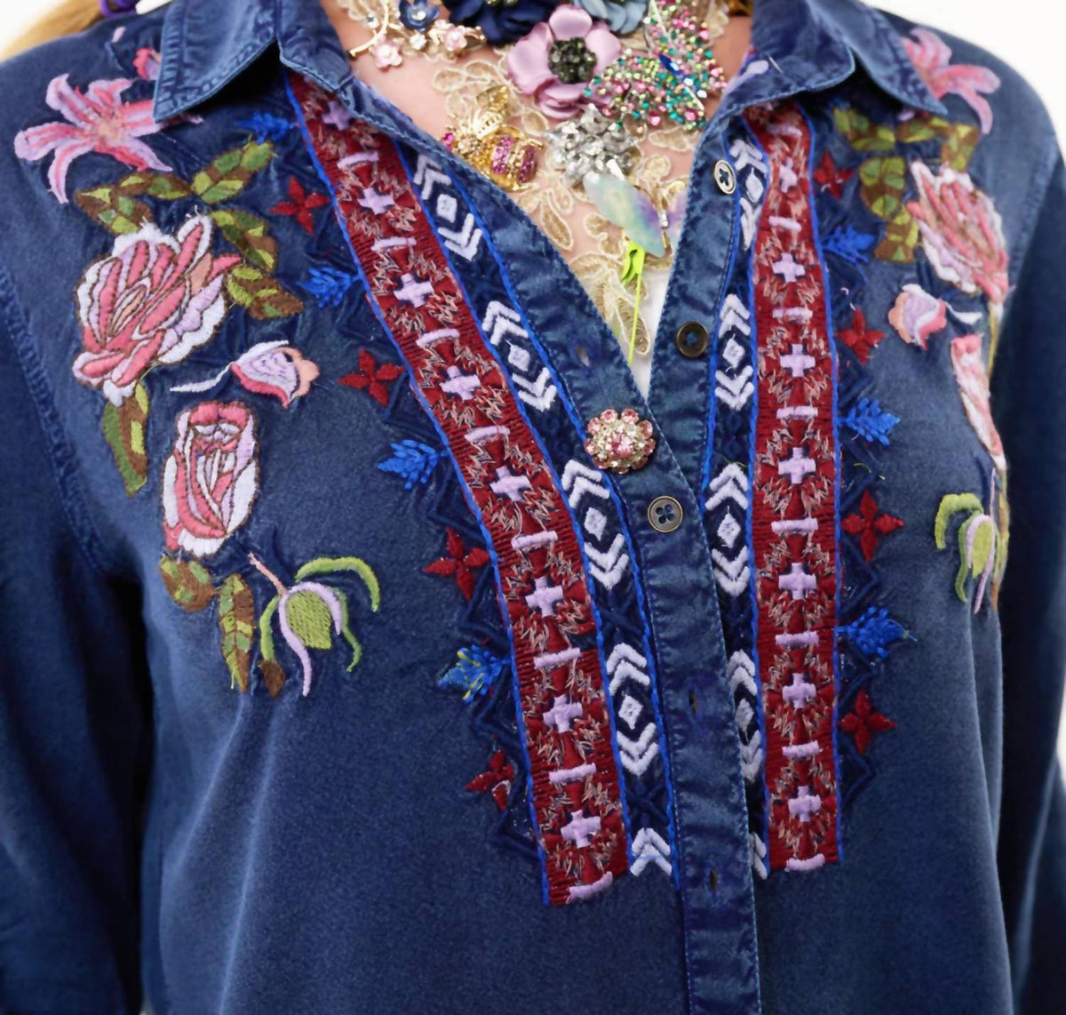 Aratta - Crafted Embroidered Button-down Shirt