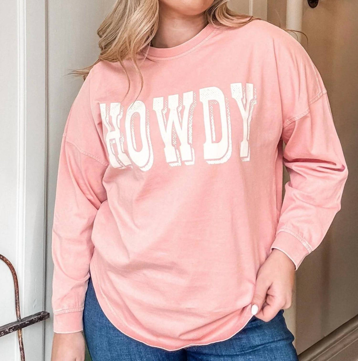 Ariat - Howdy Oversized Graphic Tee