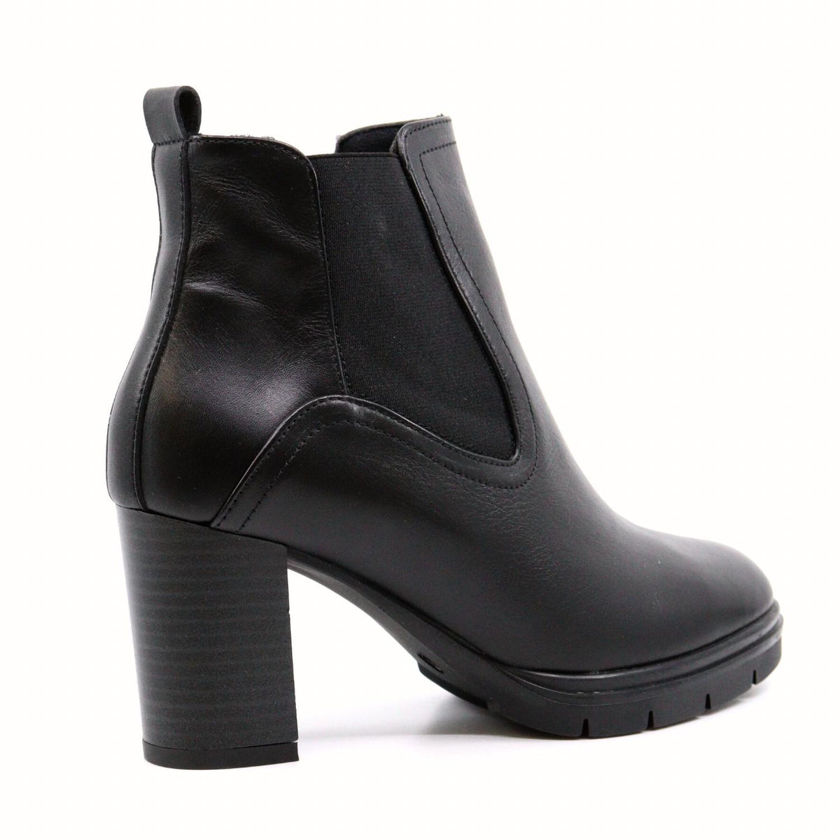 RUBY LEATHER ANKLE BOOTIE