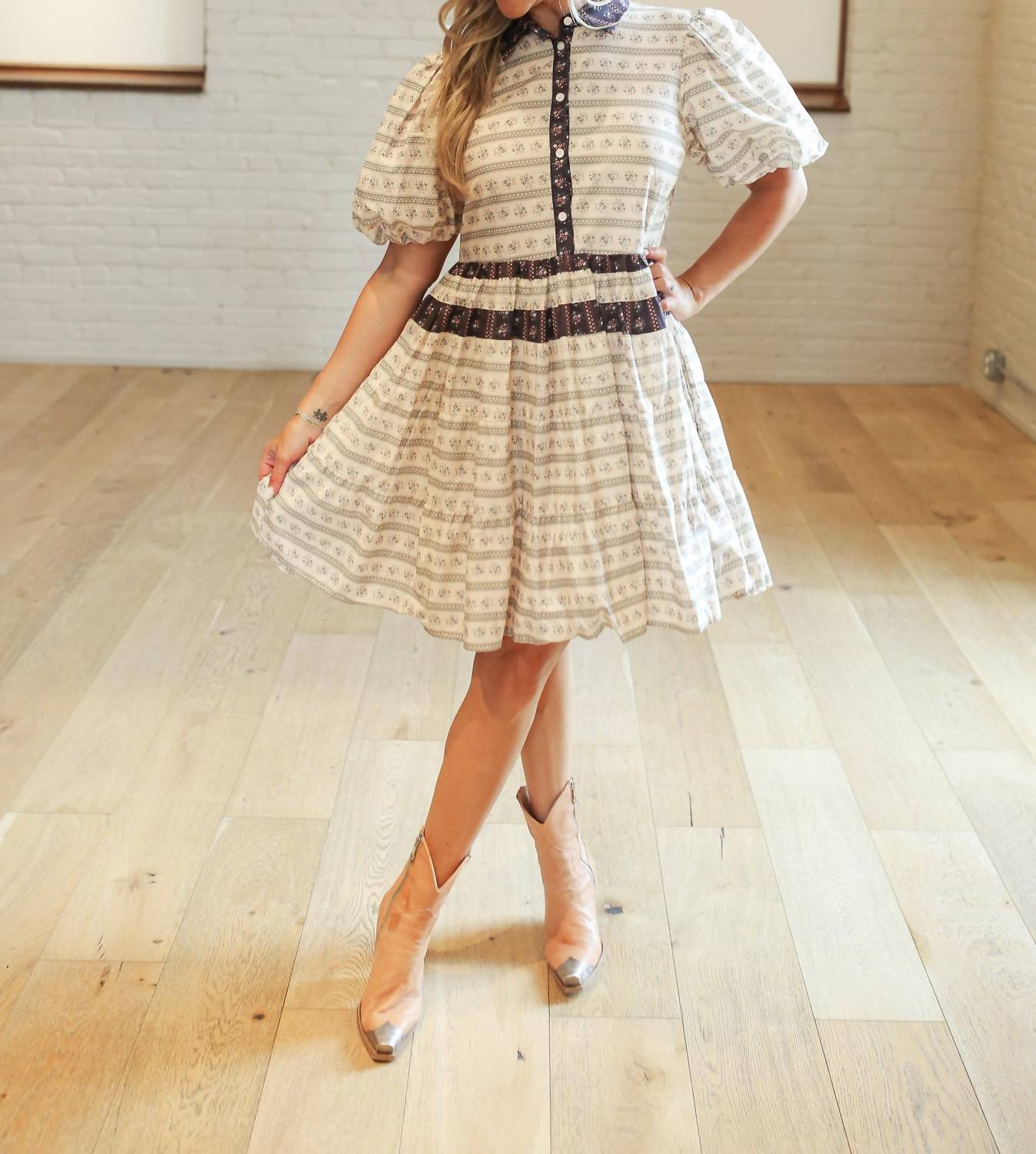 Aureum - Collared Blossom Mini Dress - clothing - collection:Graddresses(Auto) - collection:vacationdresses(Auto)