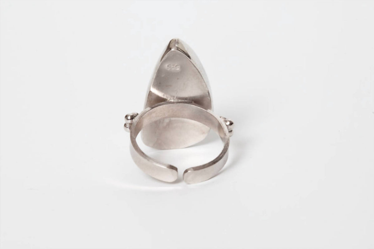 Avenue Chic - Women's Asymmetrical Ring