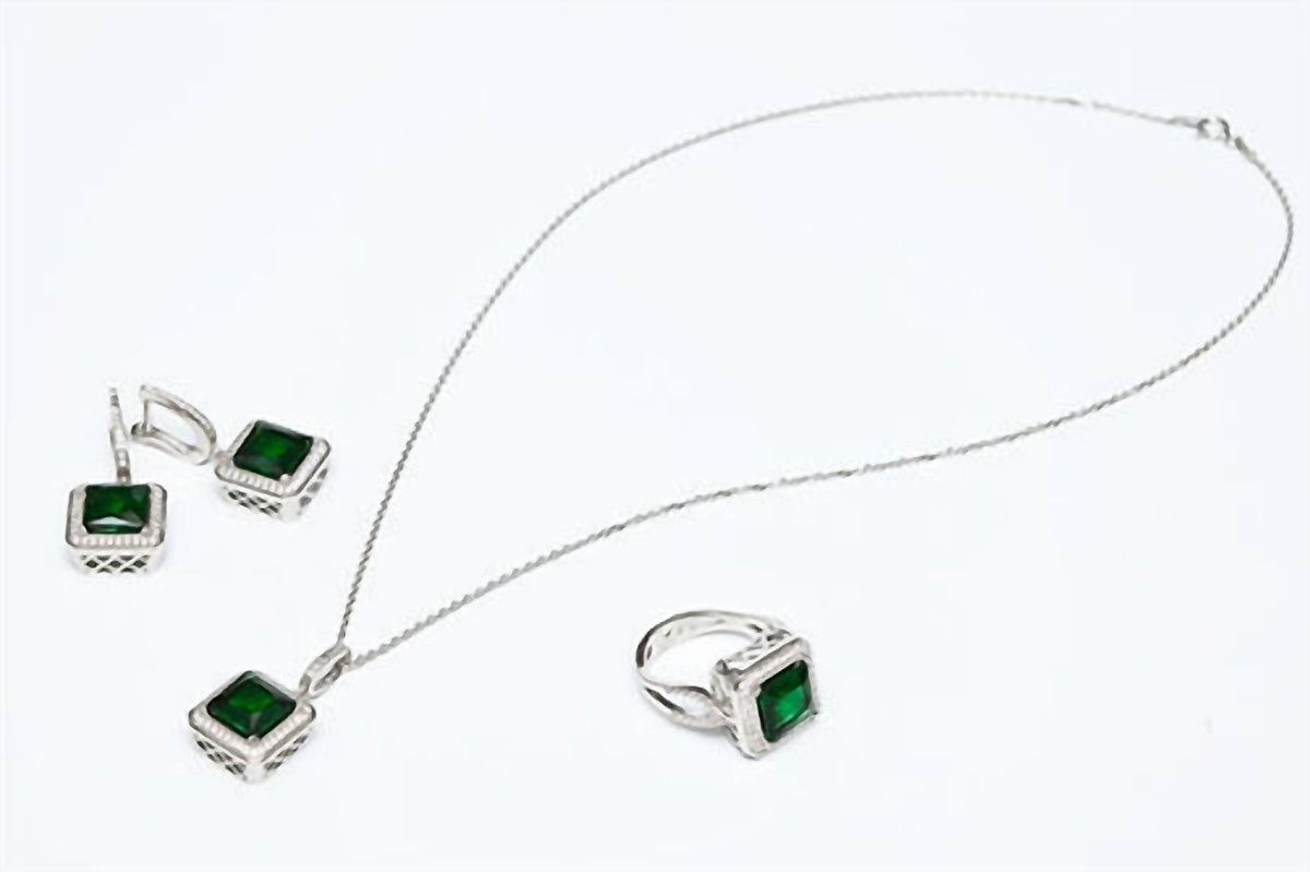 Avenue Chic - Women's Emerald Square Set