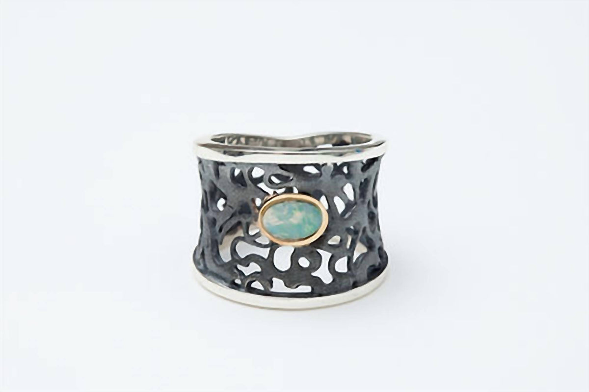 Avenue Chic - Women's Lace Ring