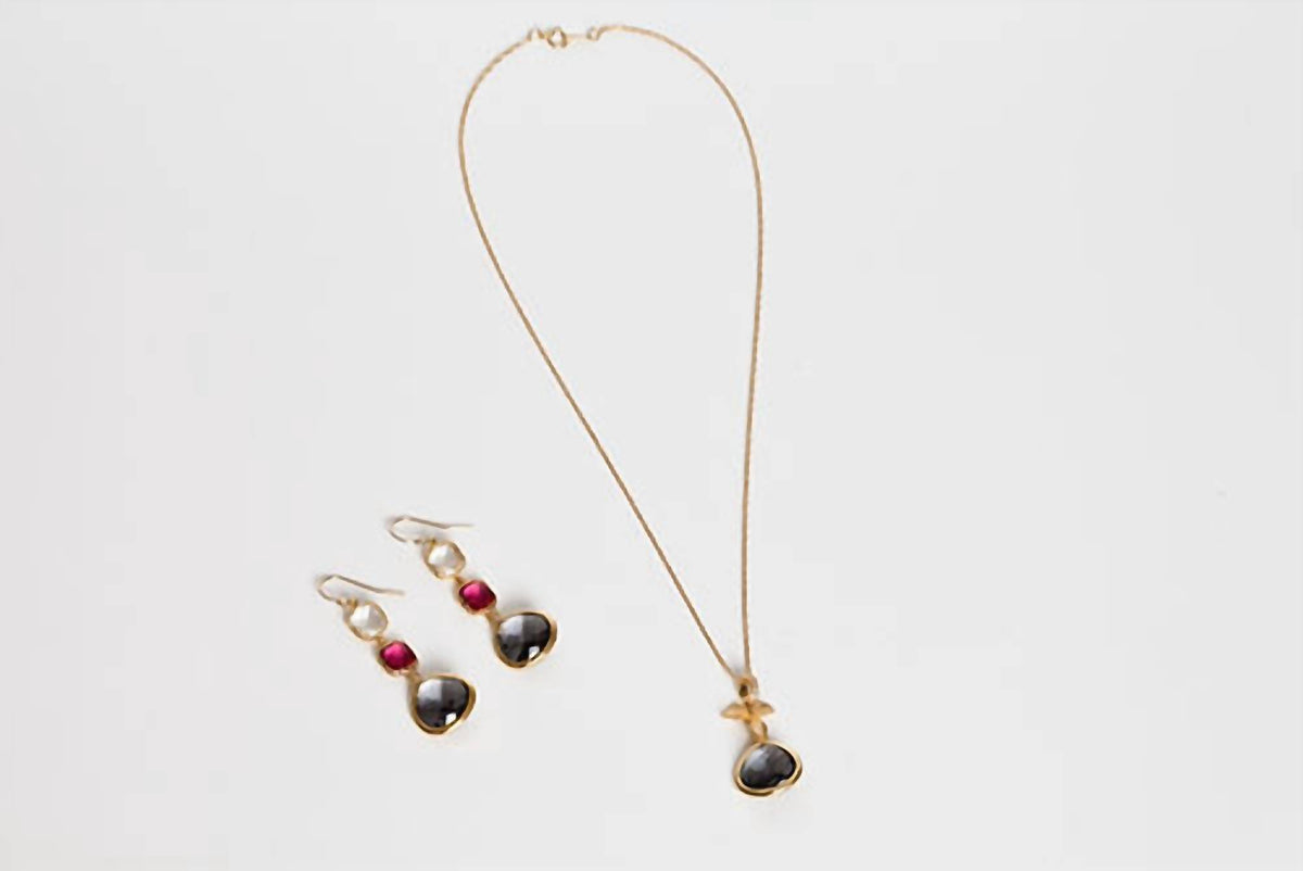 Avenue Chic - Women's Tiny Orchid Drop Pendant Necklace