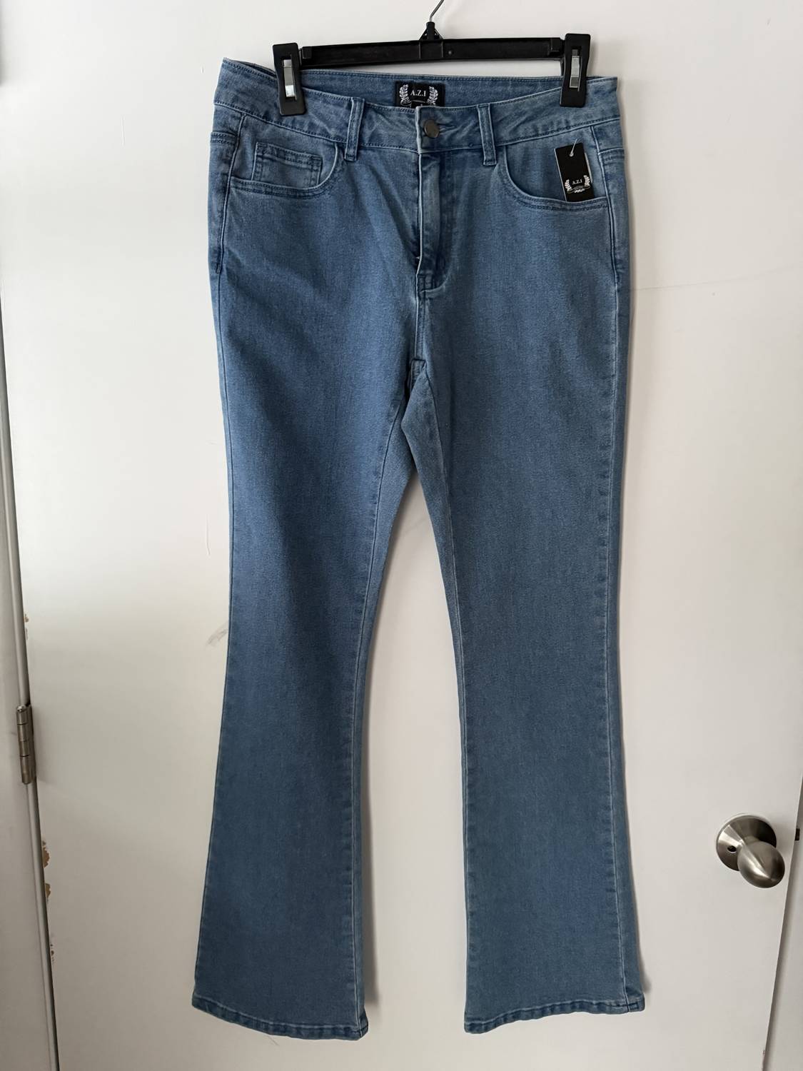 Azi - Women's Flare jean