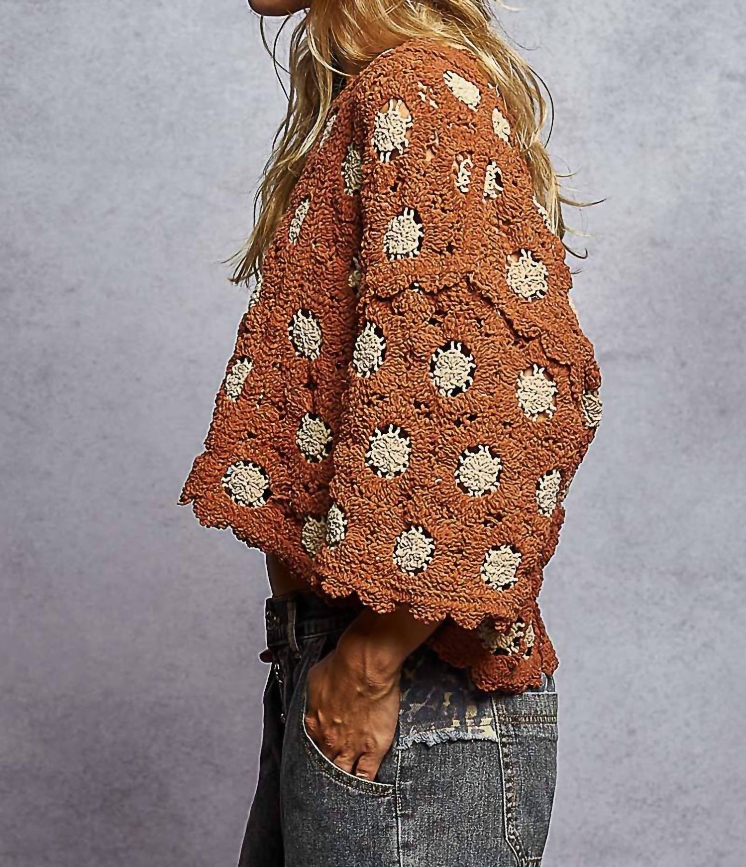 POL Floral Crochet Top in brown - women's blouse - detail view