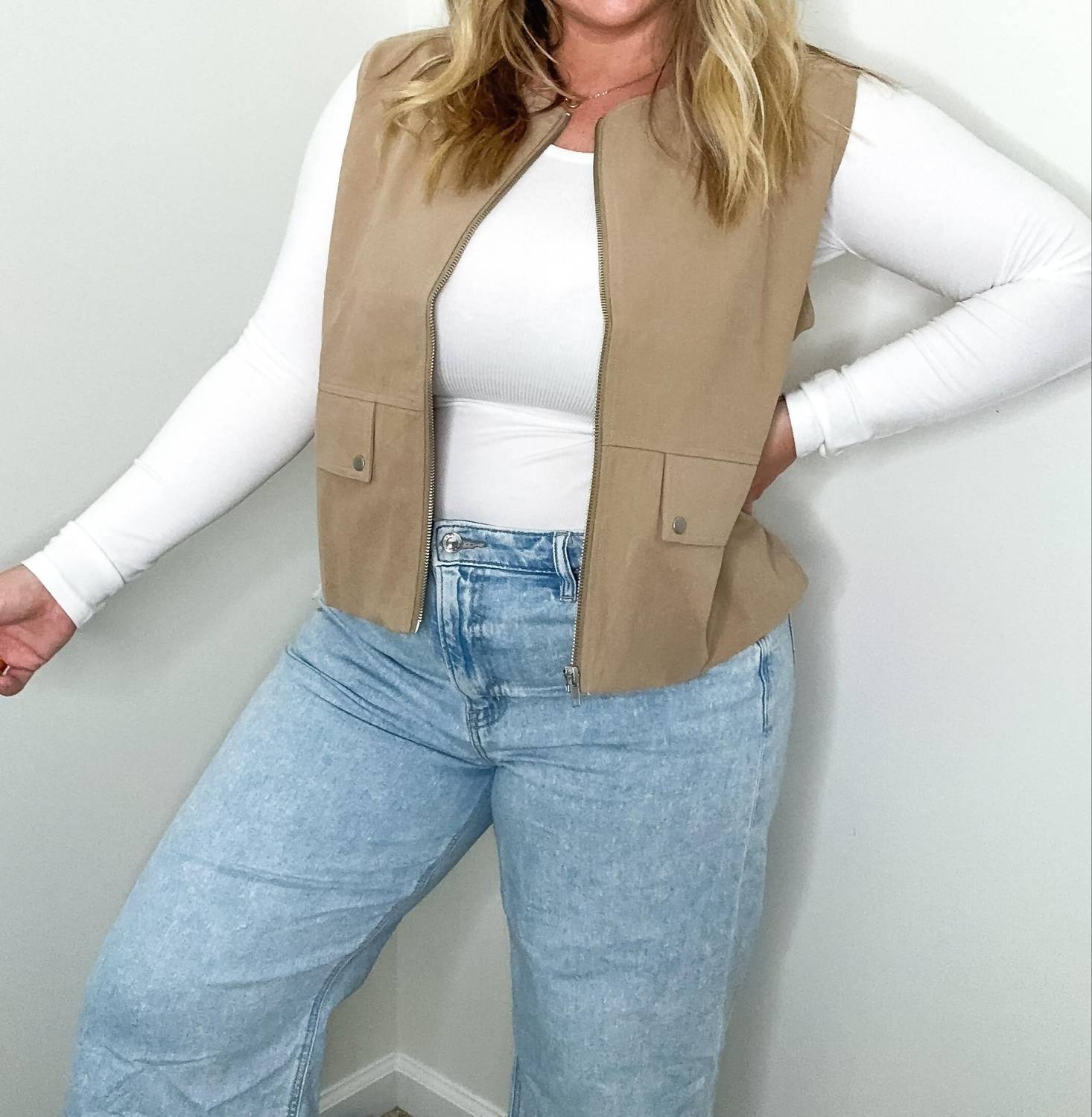 LE LIS Canyon Oversized Cargo Zip Up Vest in khaki - women's jacket