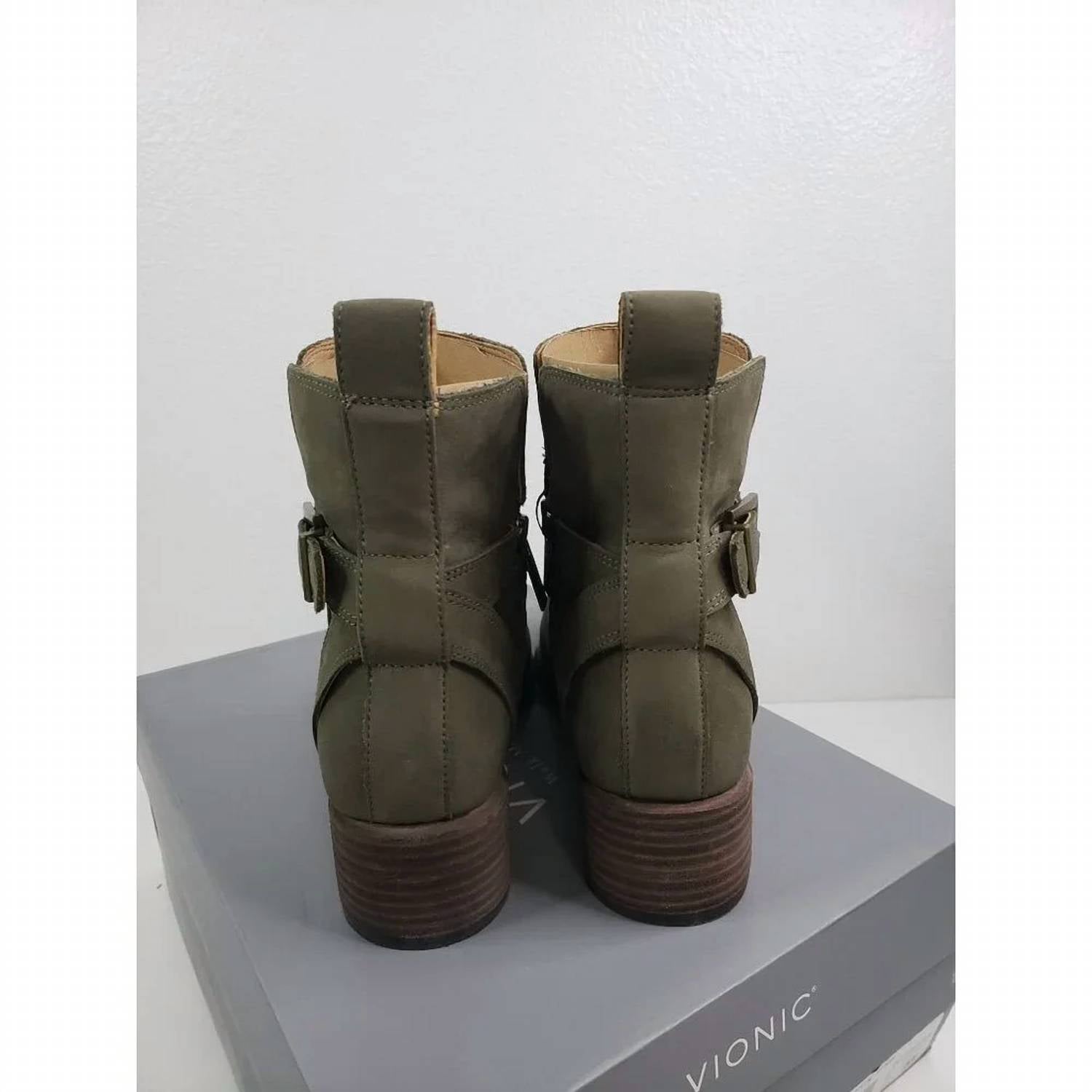 Vionic - WOMEN'S SIENNA WATERPROOF NUBUCK BOOTIE