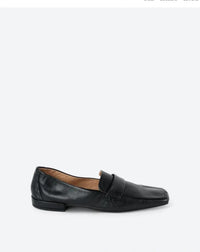 Intentionally Blank - Women's Pinky Loafer