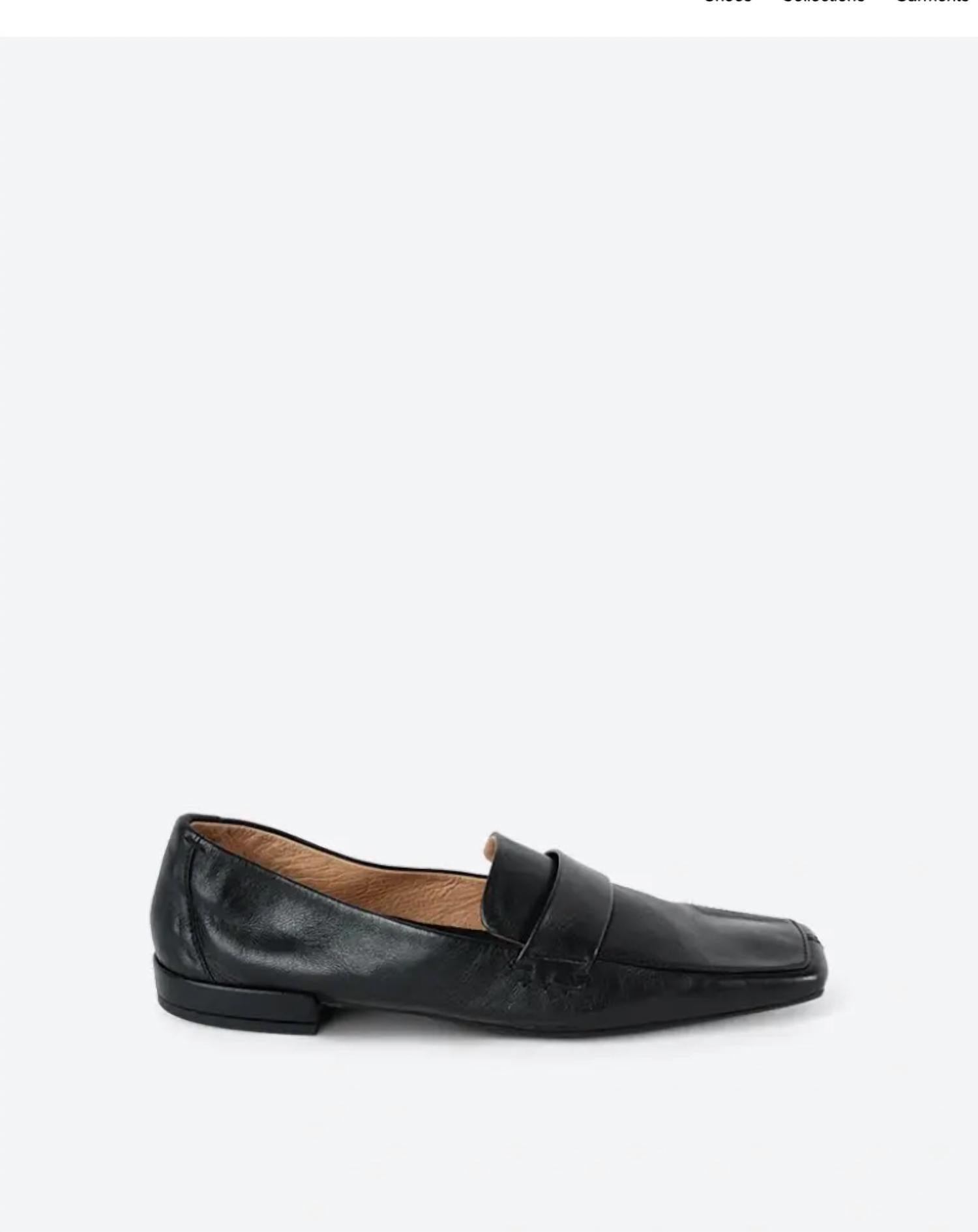 Intentionally Blank - Women's Pinky Loafer