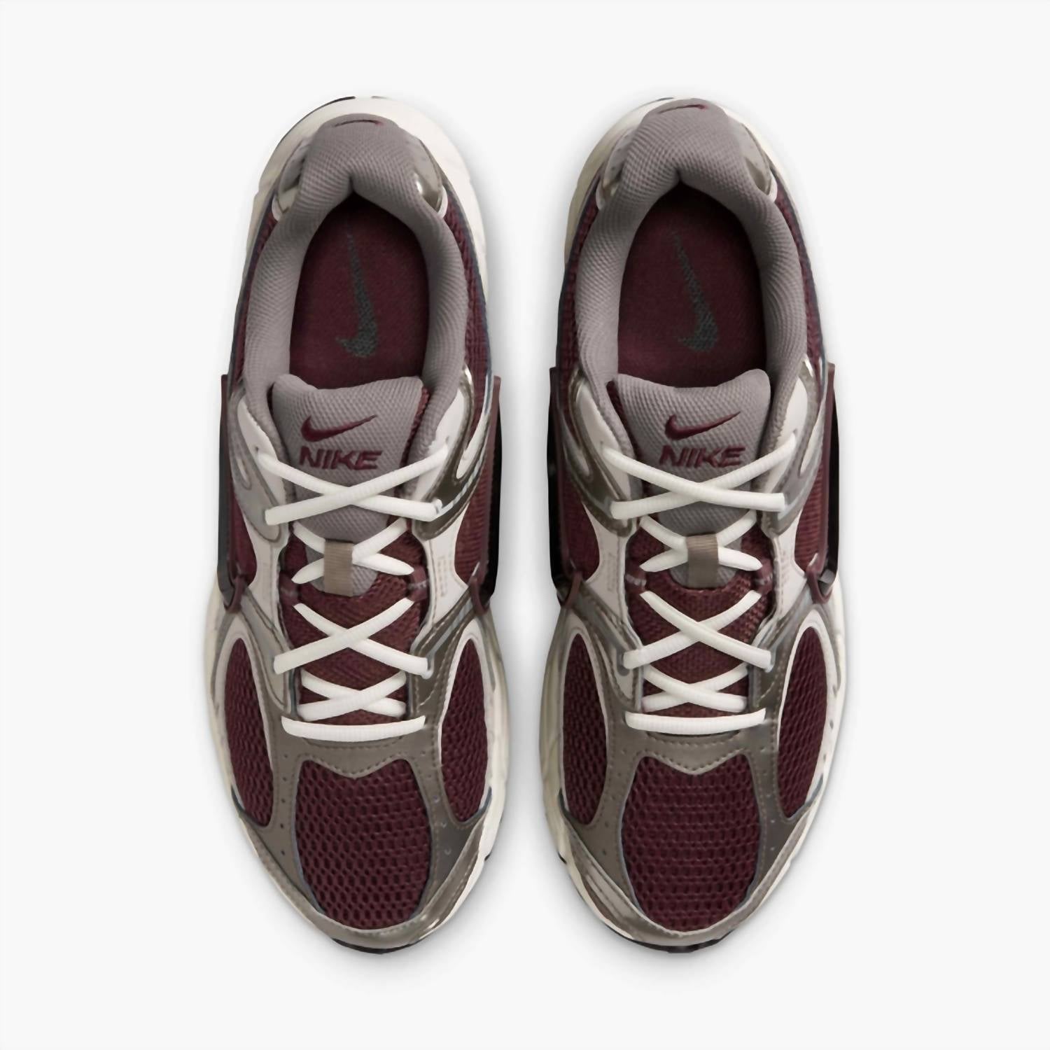 Nike - Men's V5 Rnr Sneakers