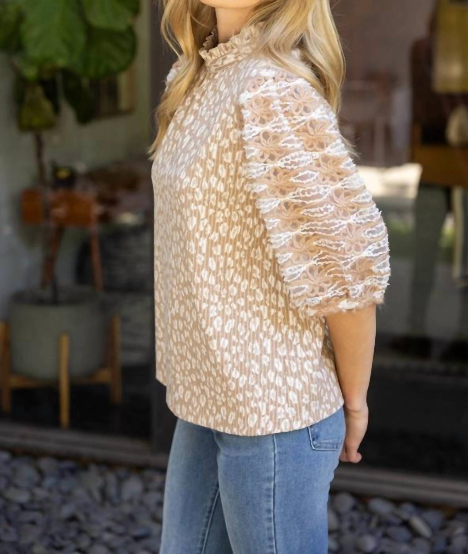 Voy - Lace Half Puff Sleeve Animal Print Top