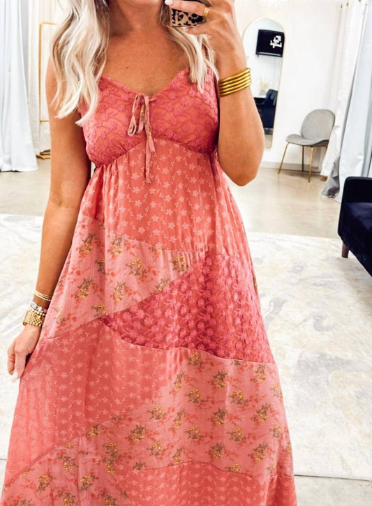 Davi & Dani - Suellen's Embroidery Midi Dress