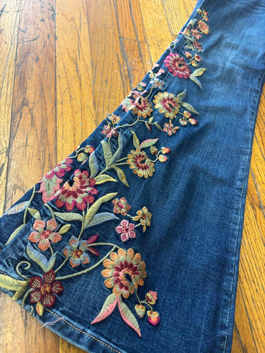 Grace In La - Women’s FLORAL EMBROIDERY FLARE STRETCH JEANS