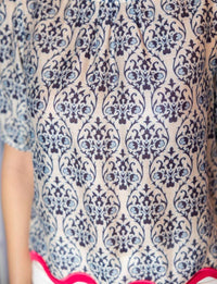 Voy - Wavy Contrast Hemline Short Sleeve Printed Top