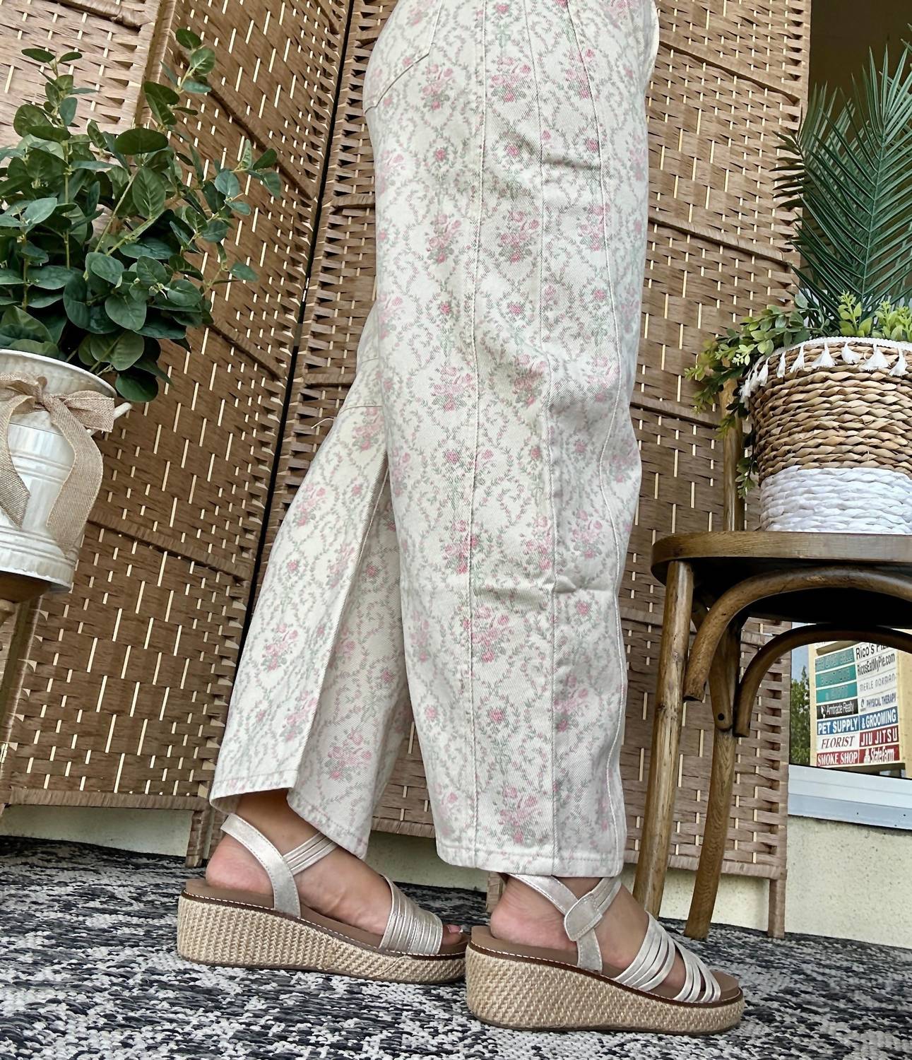 Peach Love - Vintage Baroque Floral Gypsy Fit Pants