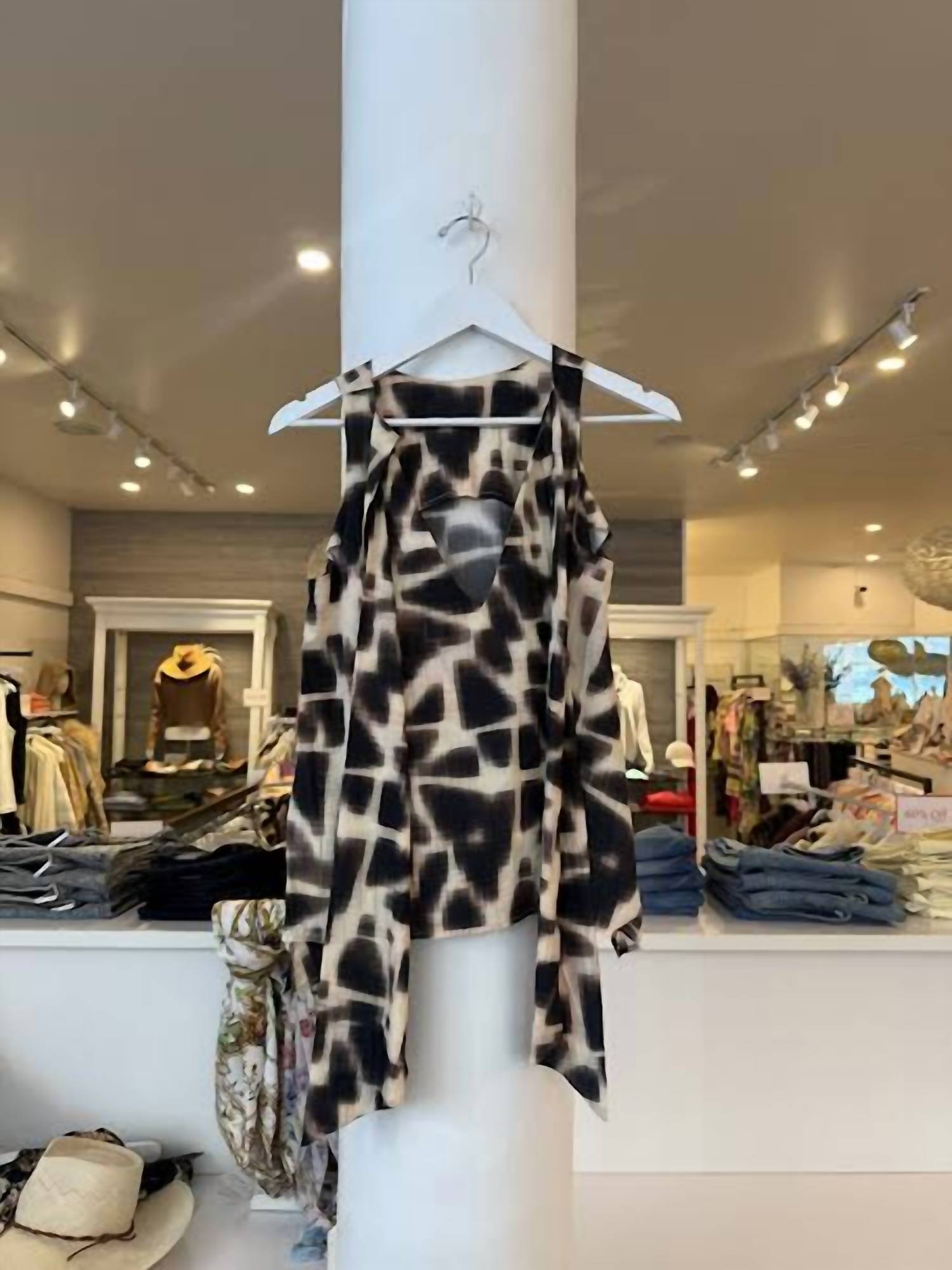 Psophia Women's Sleeveless Blouse in giraffe - women's blouse