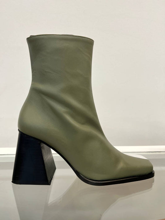 Alohas - South Bi-color Ankle Boots