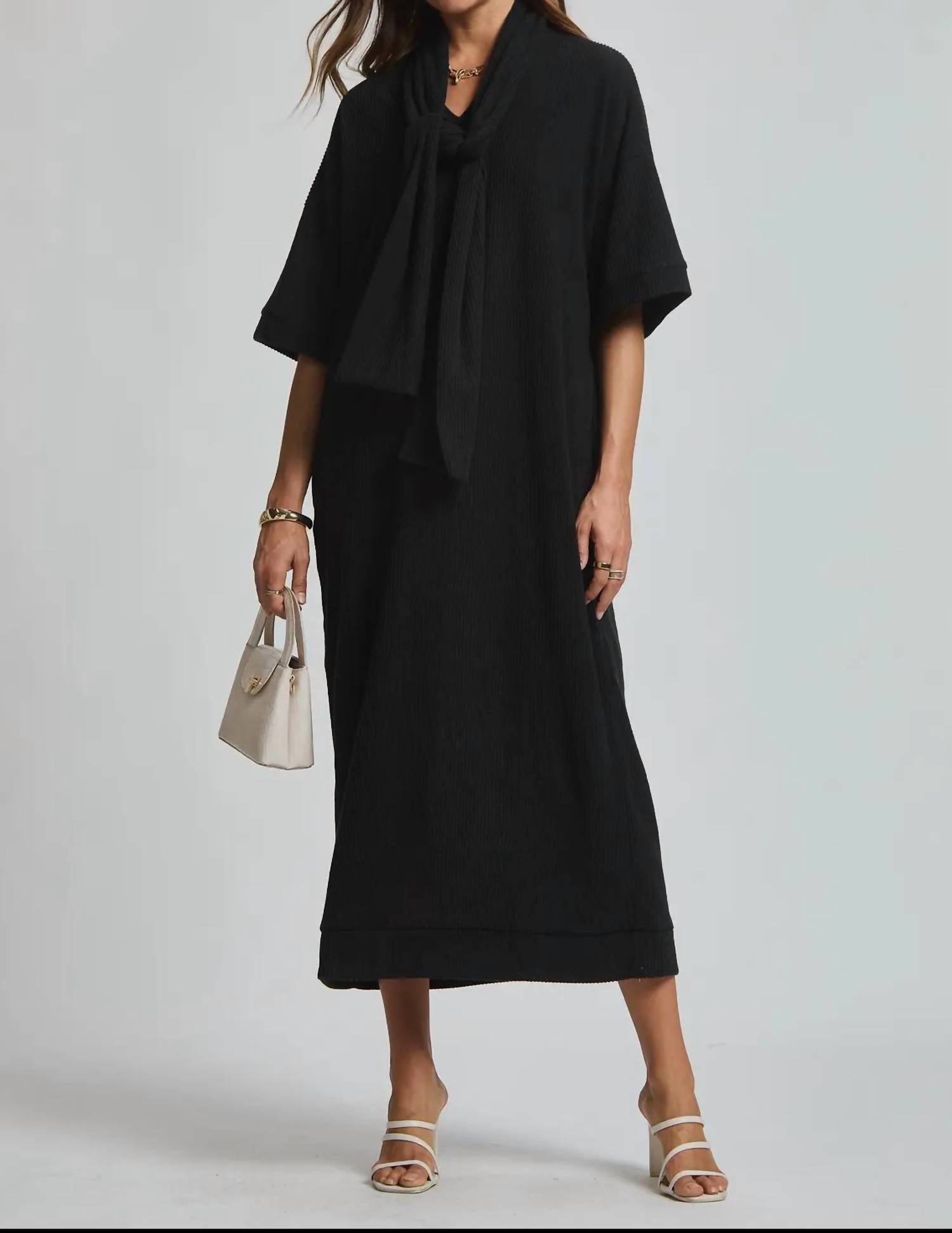 Dear Scarlett - Relaxed Fit Ribbed Maxi Dress