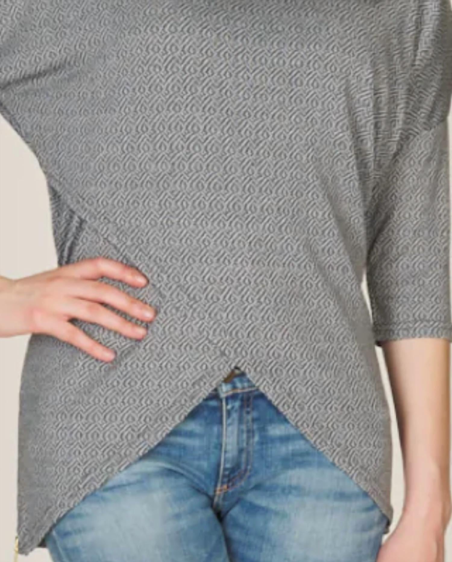 Papillon - Textured Layered Sweater With Zip Details