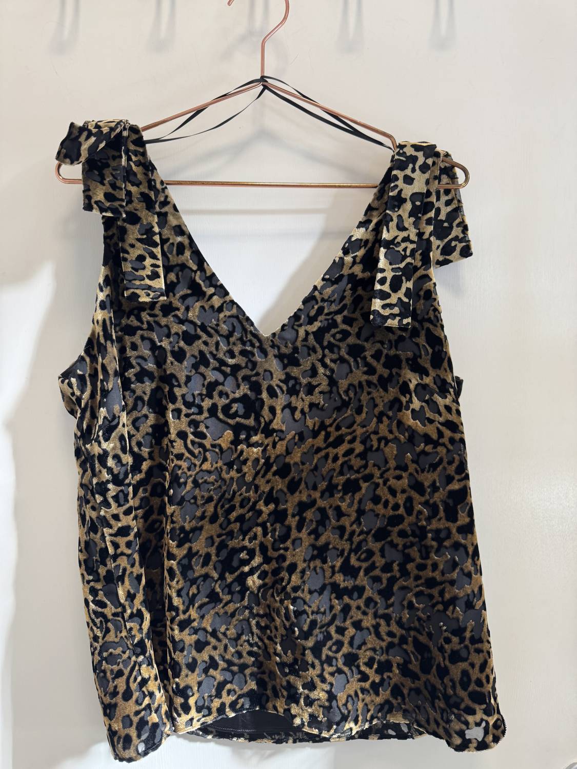 Adelyn Rae - Women's Darius Bow Tie Burnout Top