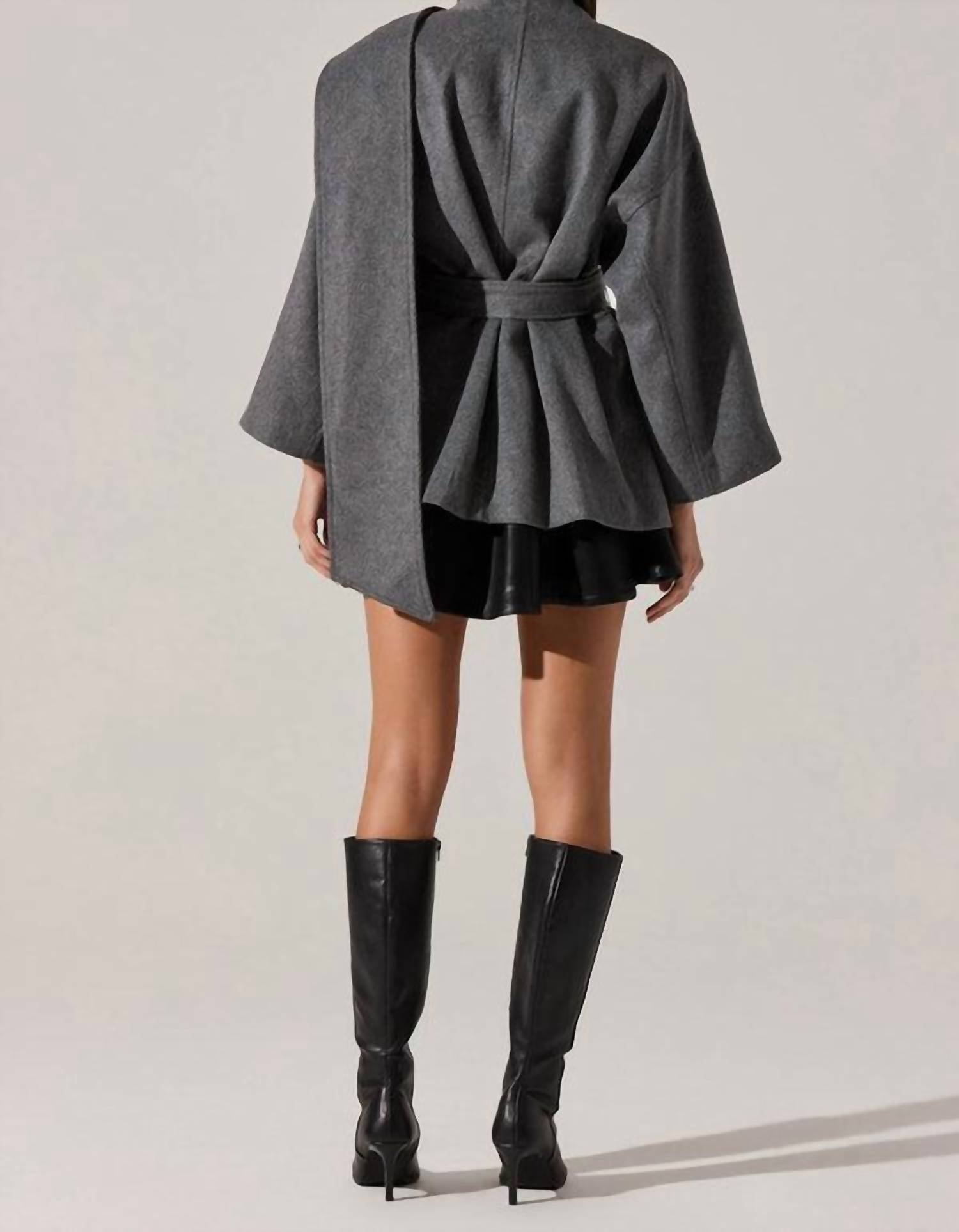 Astr - Women's Elaxi Short Coat