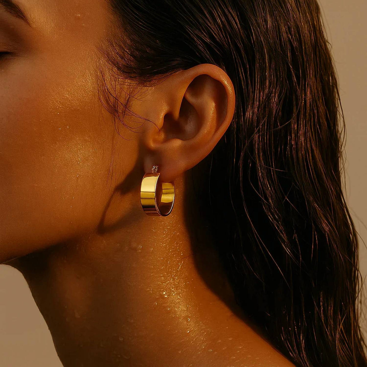 Ellie Vail - Women's Lia Wide Hoop Earring