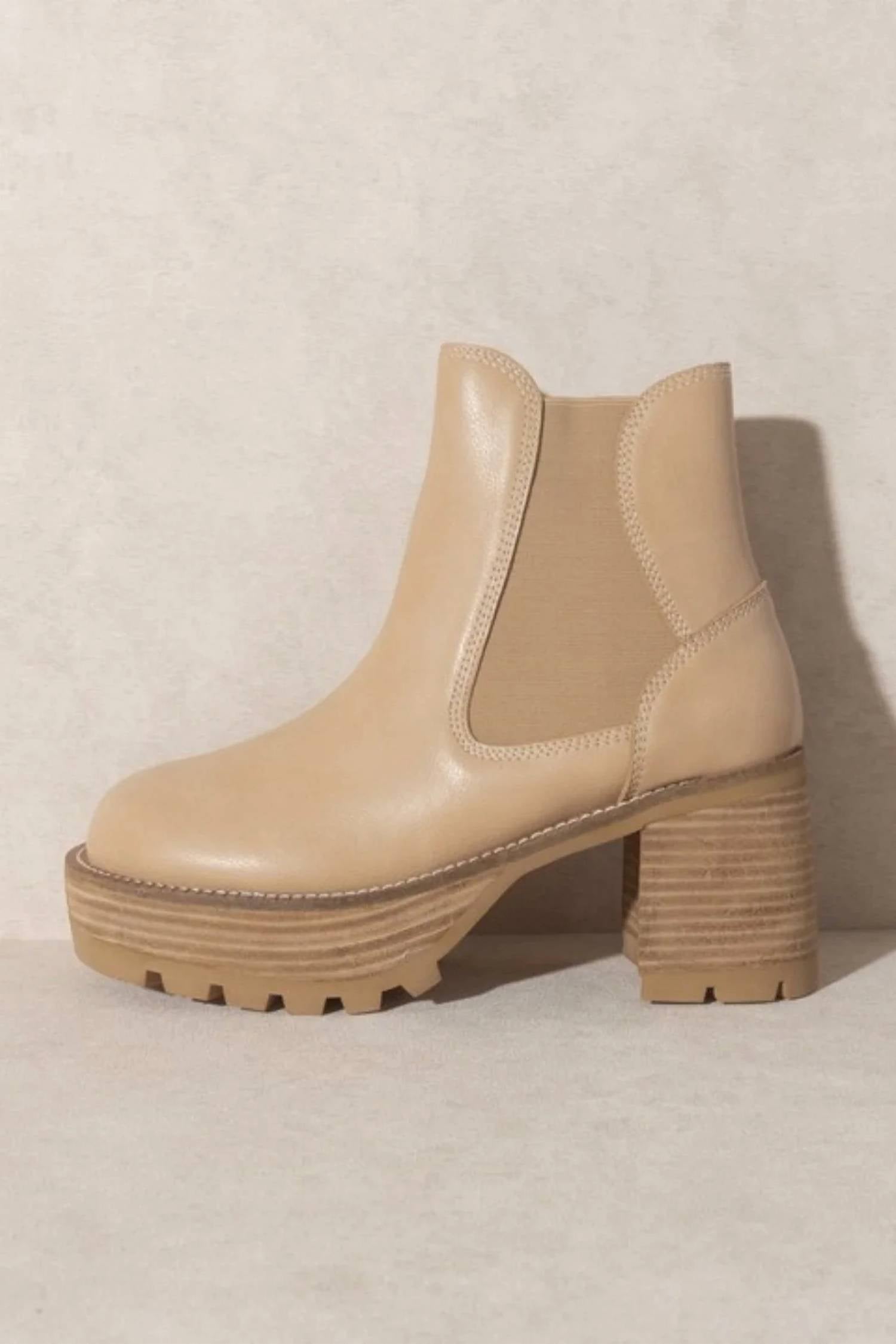 Oasis Society - Women's Dorothy Chelsea Boot