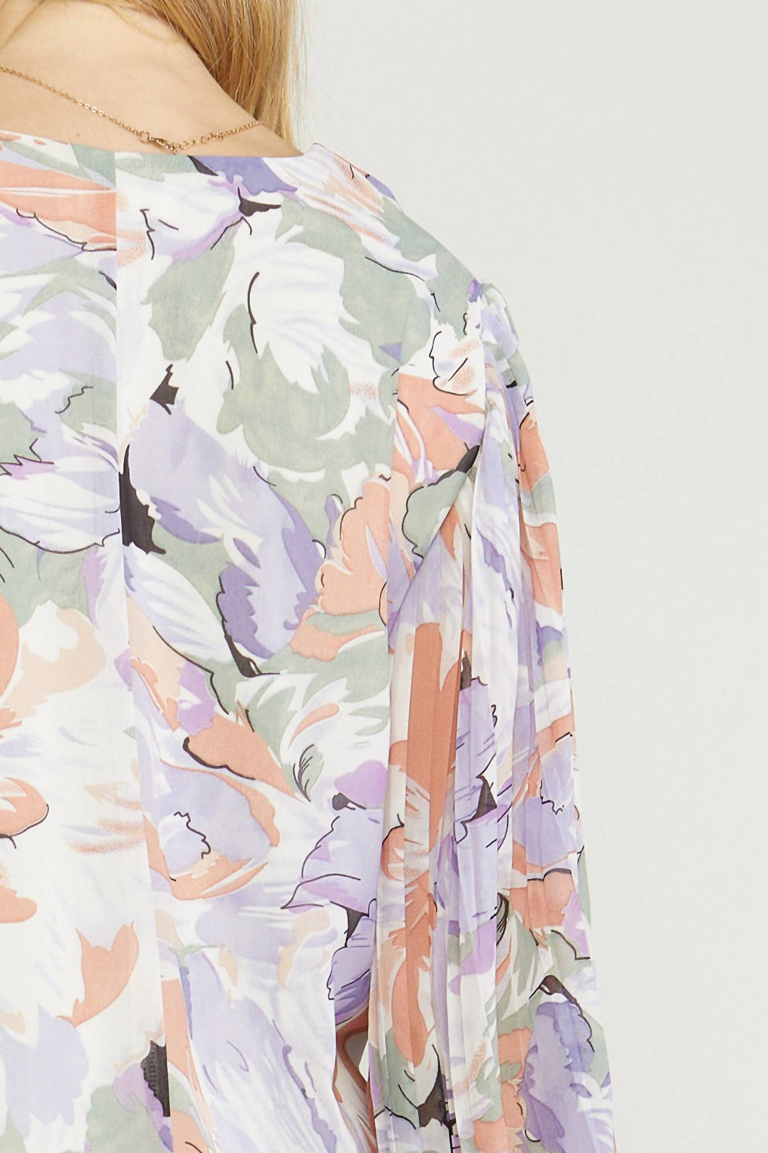 Entro - Floral Pleated Sleeve Blouse