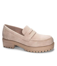 CHINESE LAUNDRY Women's Voidz Buck Shoe in natural - women's flats