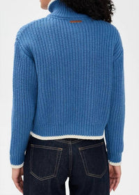 TROVATA Zita Chunky Knit Cardigan in blue - women's cardigan - detail view