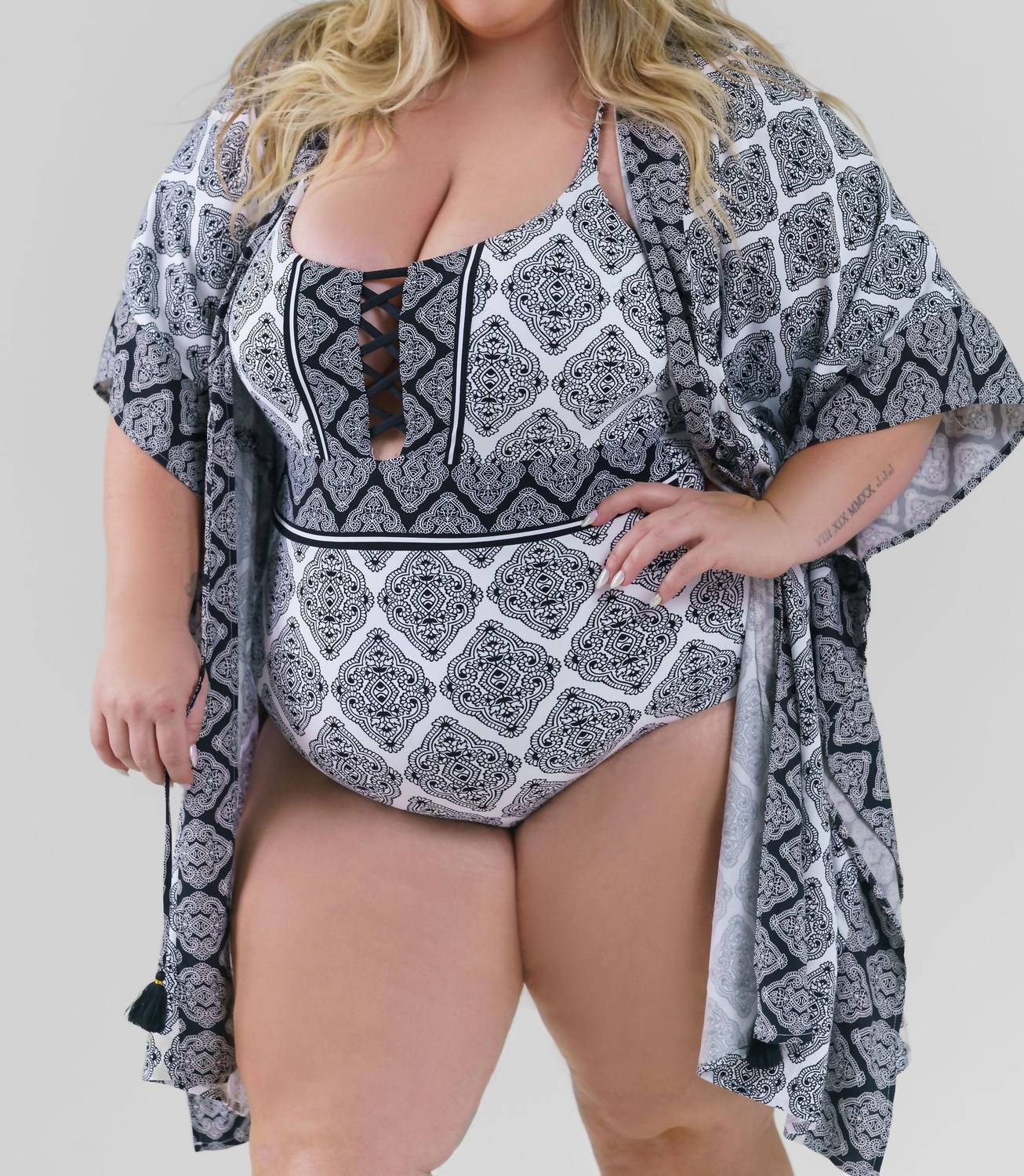 La Blanca - Oasis Front Tie Kimono
