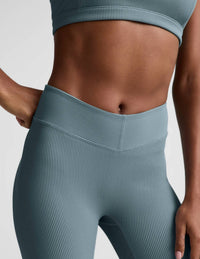 Beyond Yoga - Impulse Ribbed V-waist Pedal Pusher Leggings
