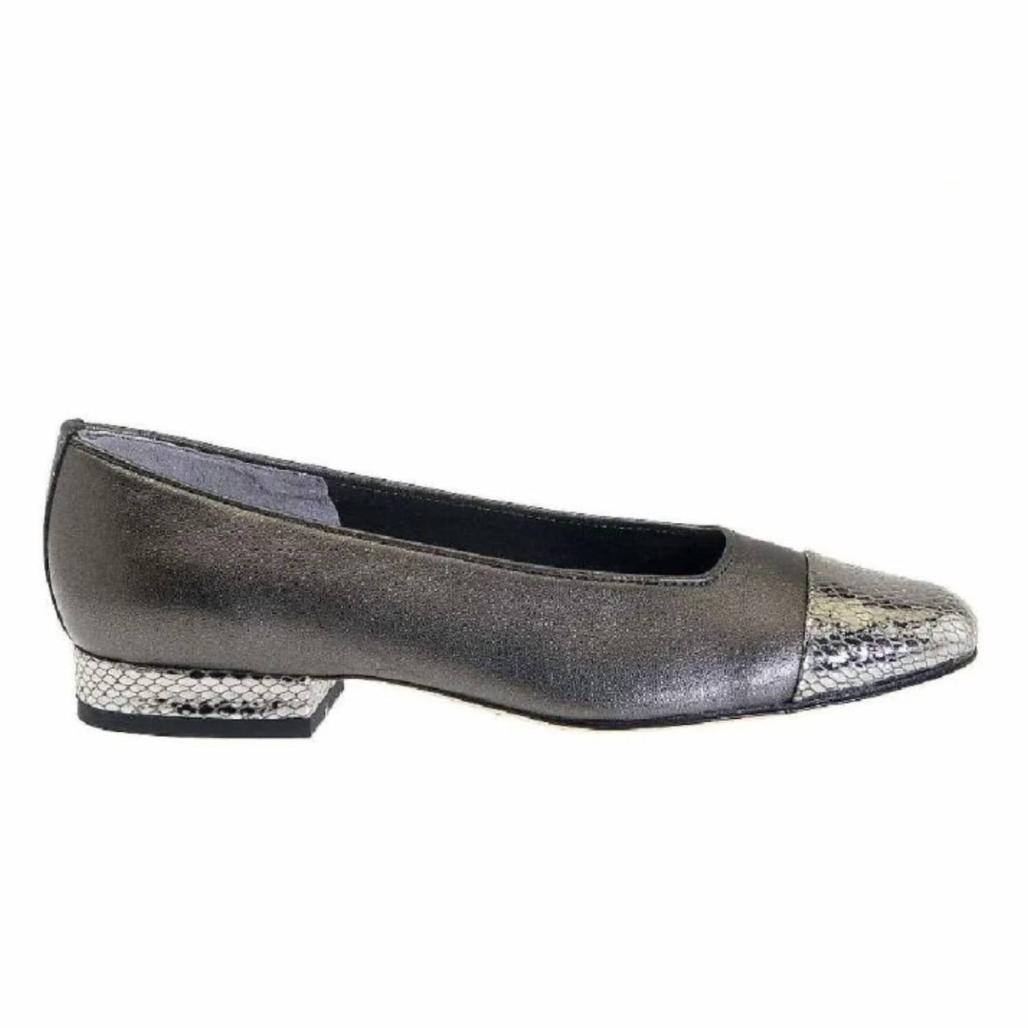 Vaneli - Women's Frankie Flat