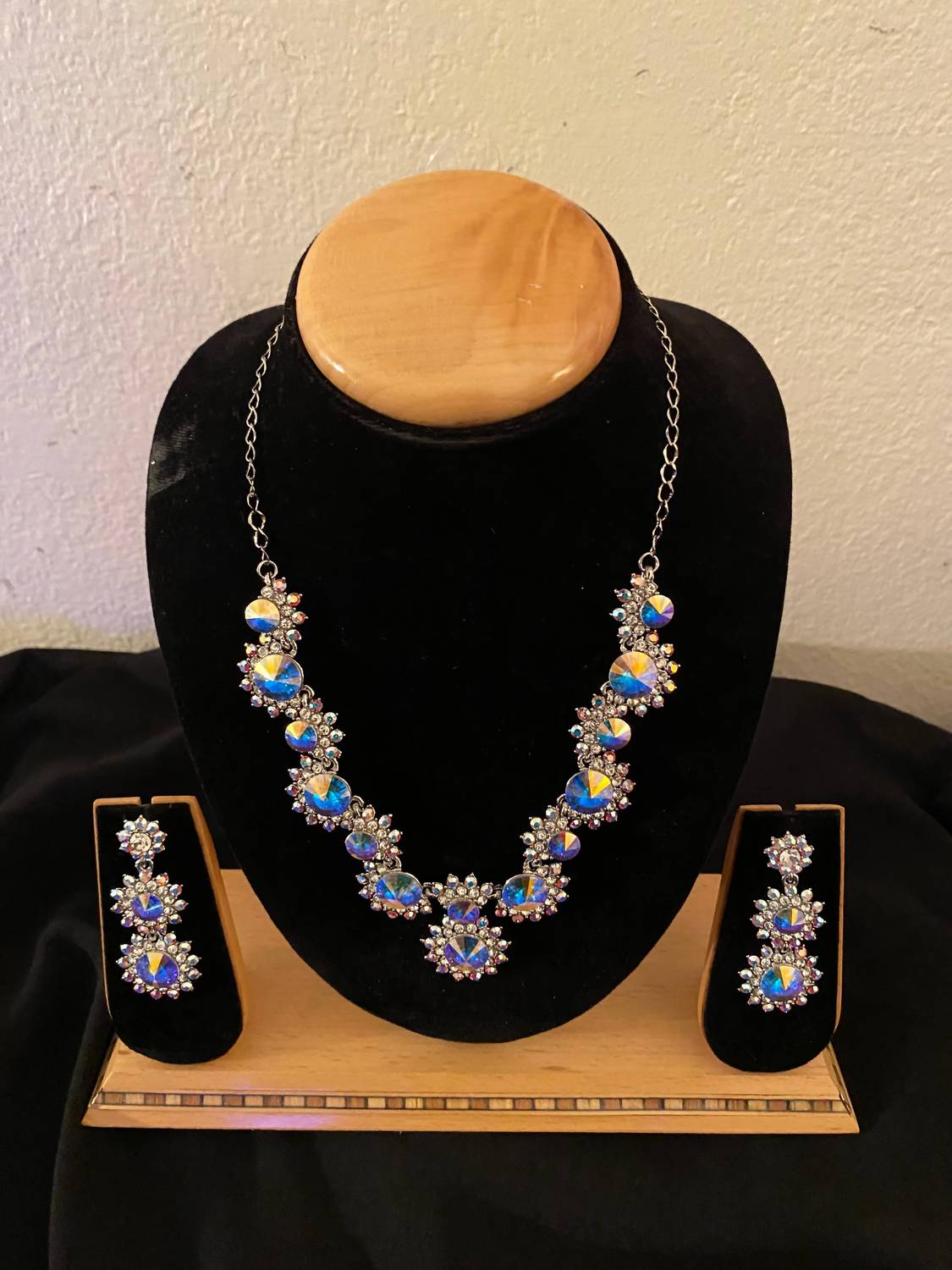 Donna Vinci - Women's J143 Necklace And Earrings Jewelry Set