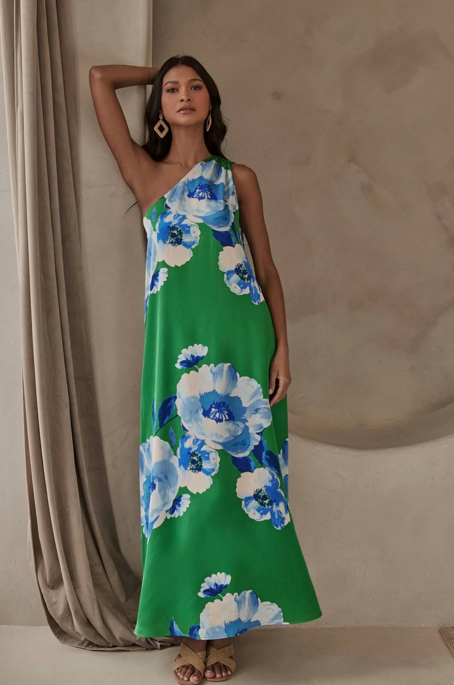 Sugarlips - Glena Floral Pleated Maxi Dress