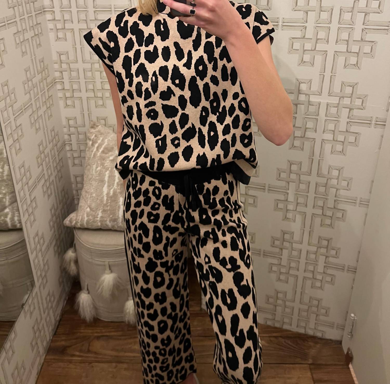 Entro - Women's Cheetah Sweater Pants