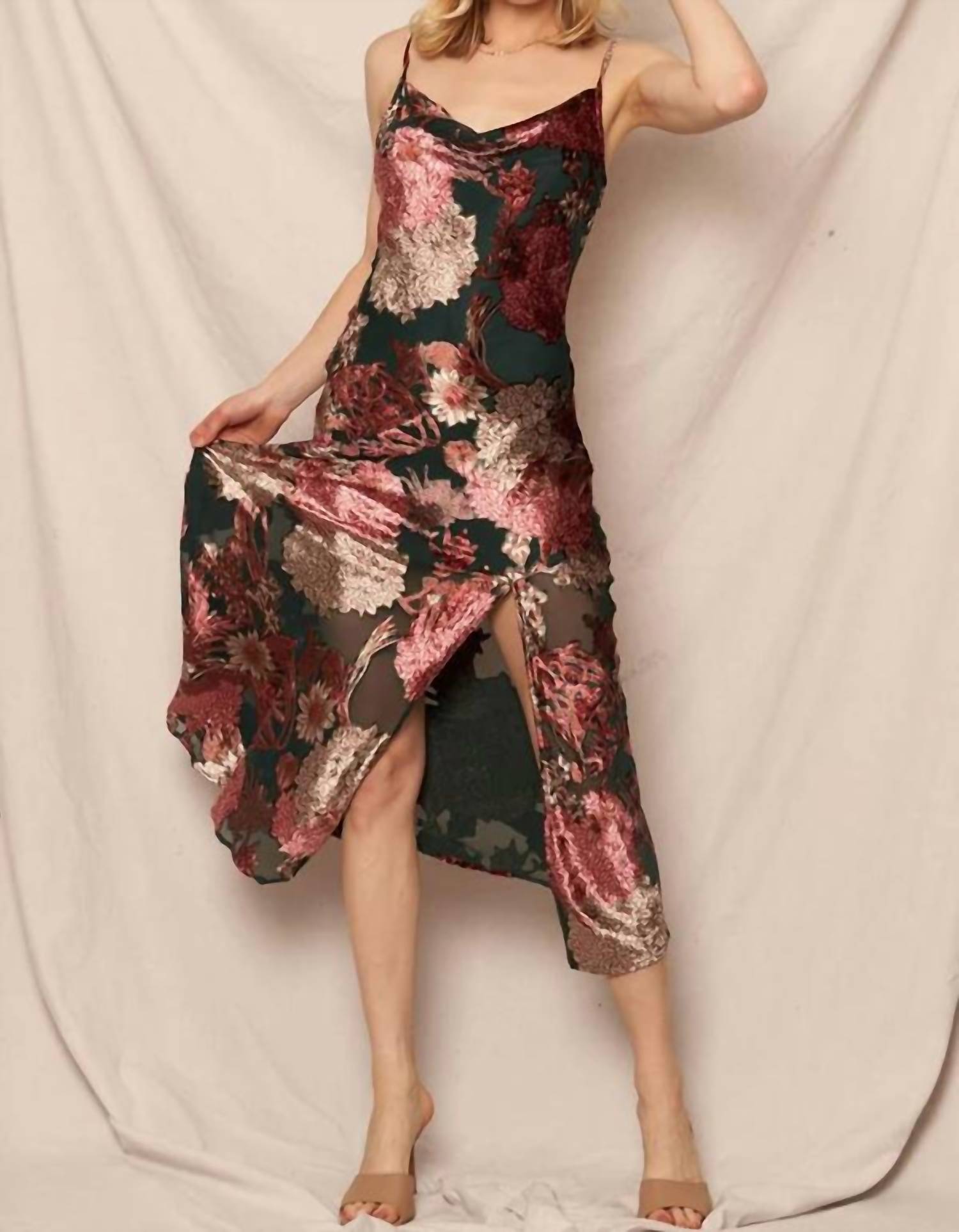 En Creme - Velvet Rose Midi Dress