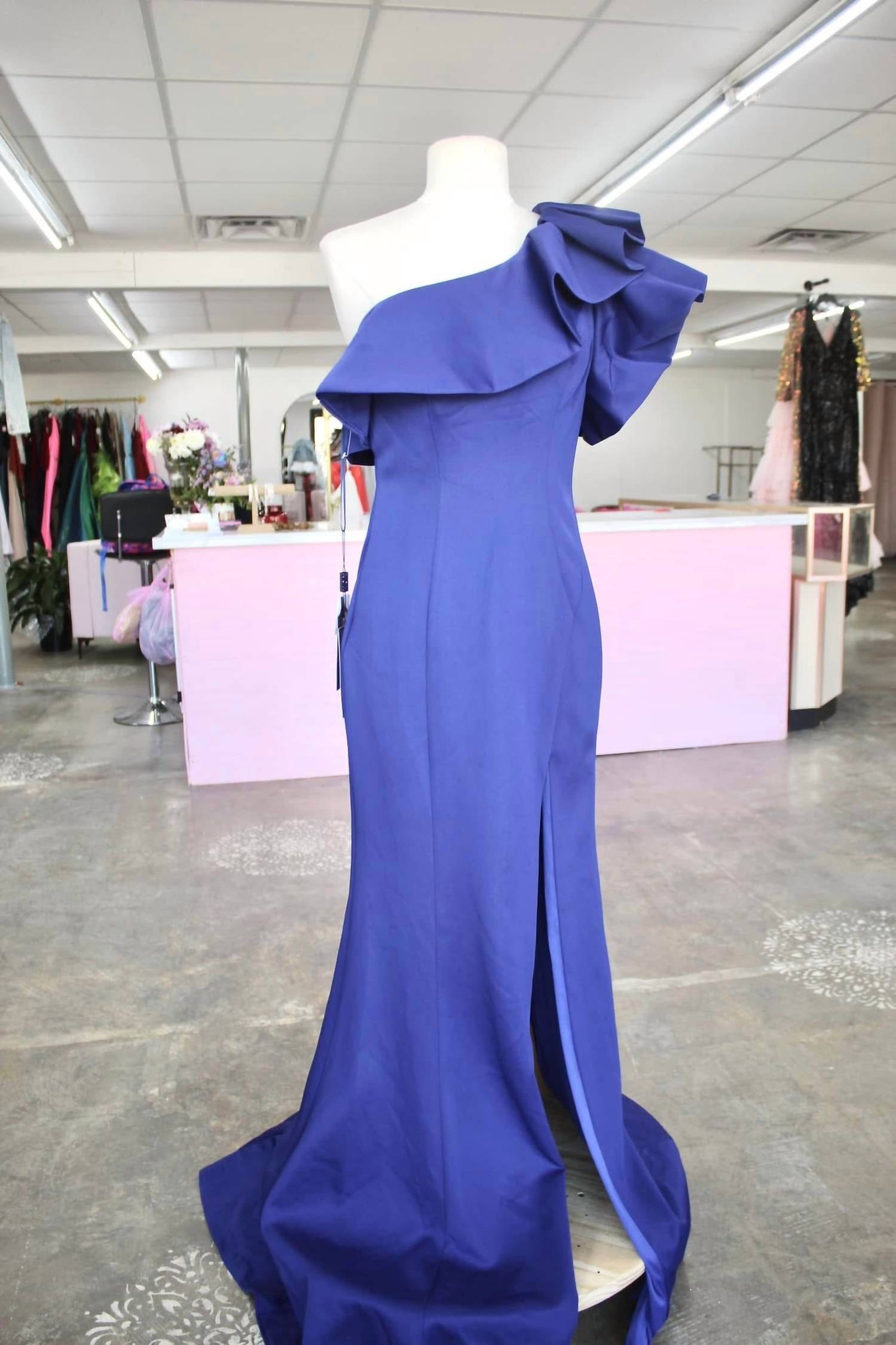 Nox Anabel - One Shoulder Maxi Dress