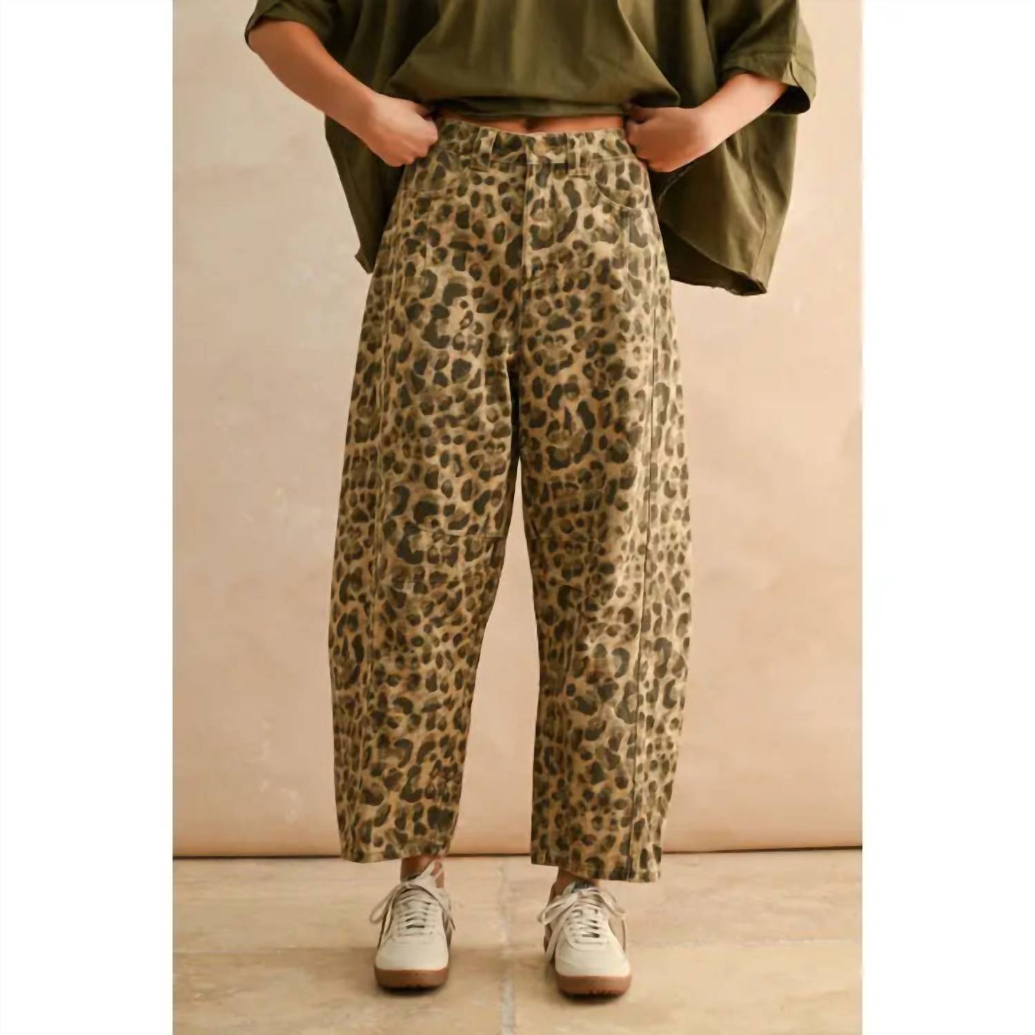 Miou Muse - Wide Leg Barrel Jeans